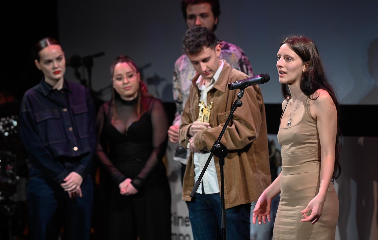 El equipo de Cleo vedrá esta noche recoge el Roel de Oro de la SECIME