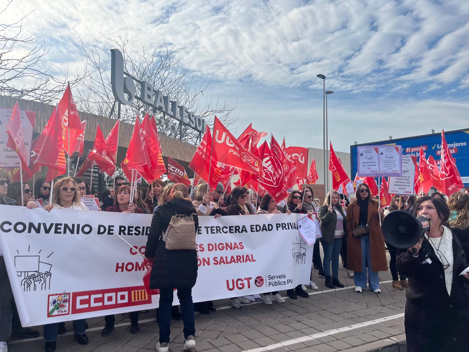 Protesta de empleadas de las residencias de la tercera edad de Alicante