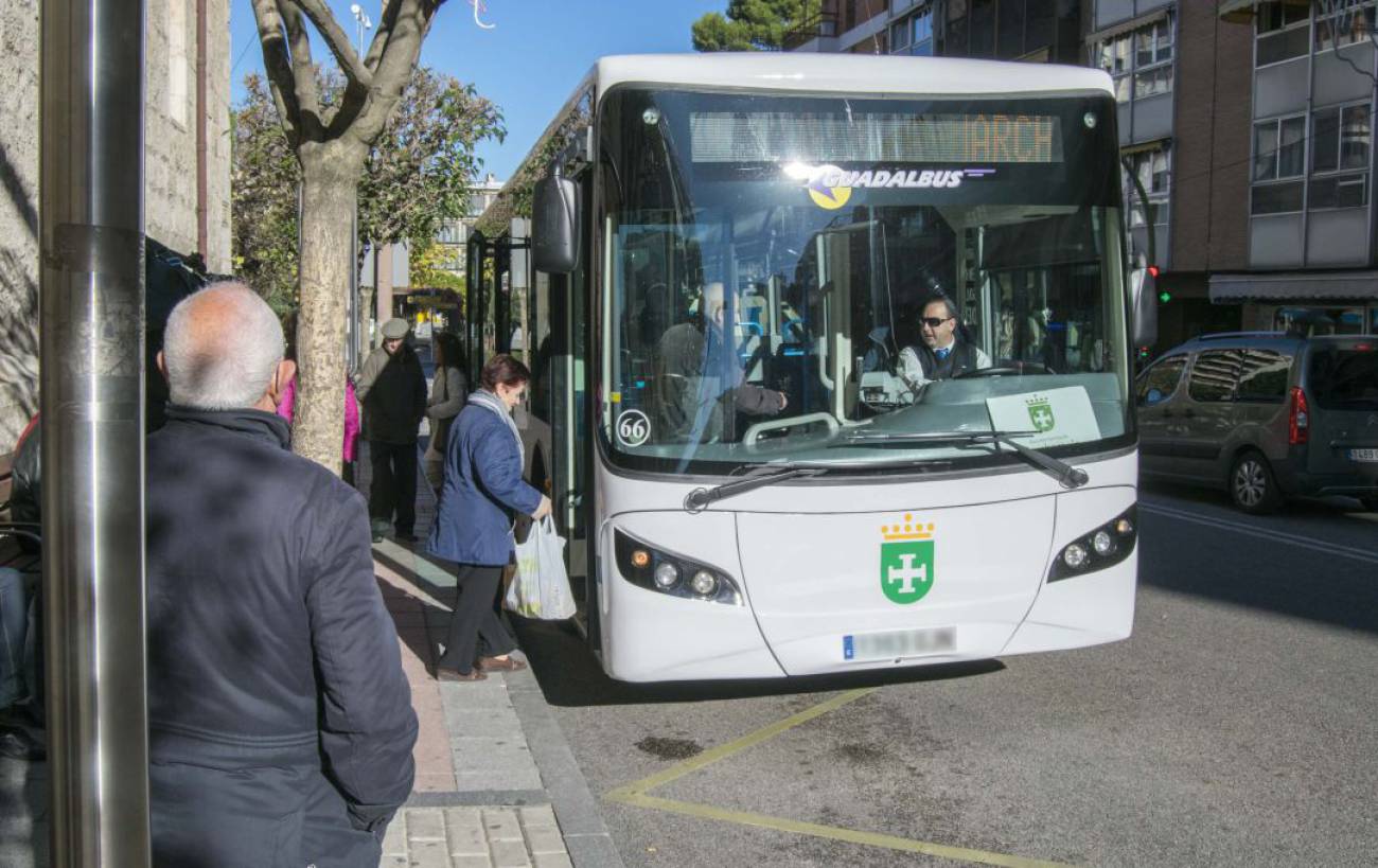 Autobús de Marchamalo parando en Guadalajara