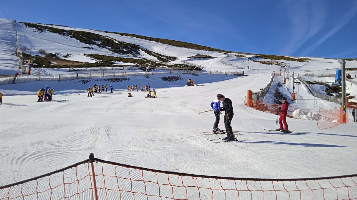 La Covatilla empieza a recibir a los Bautismos Blancos tras el fiasco de la no apertura del telesilla