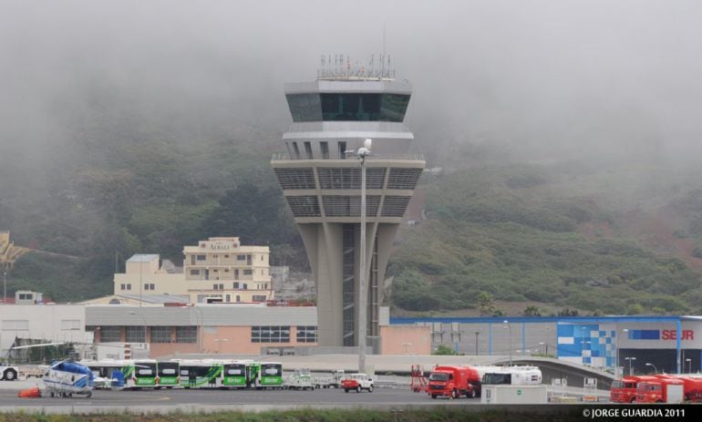 Aeropuerto Tenerife Norte, con niebla