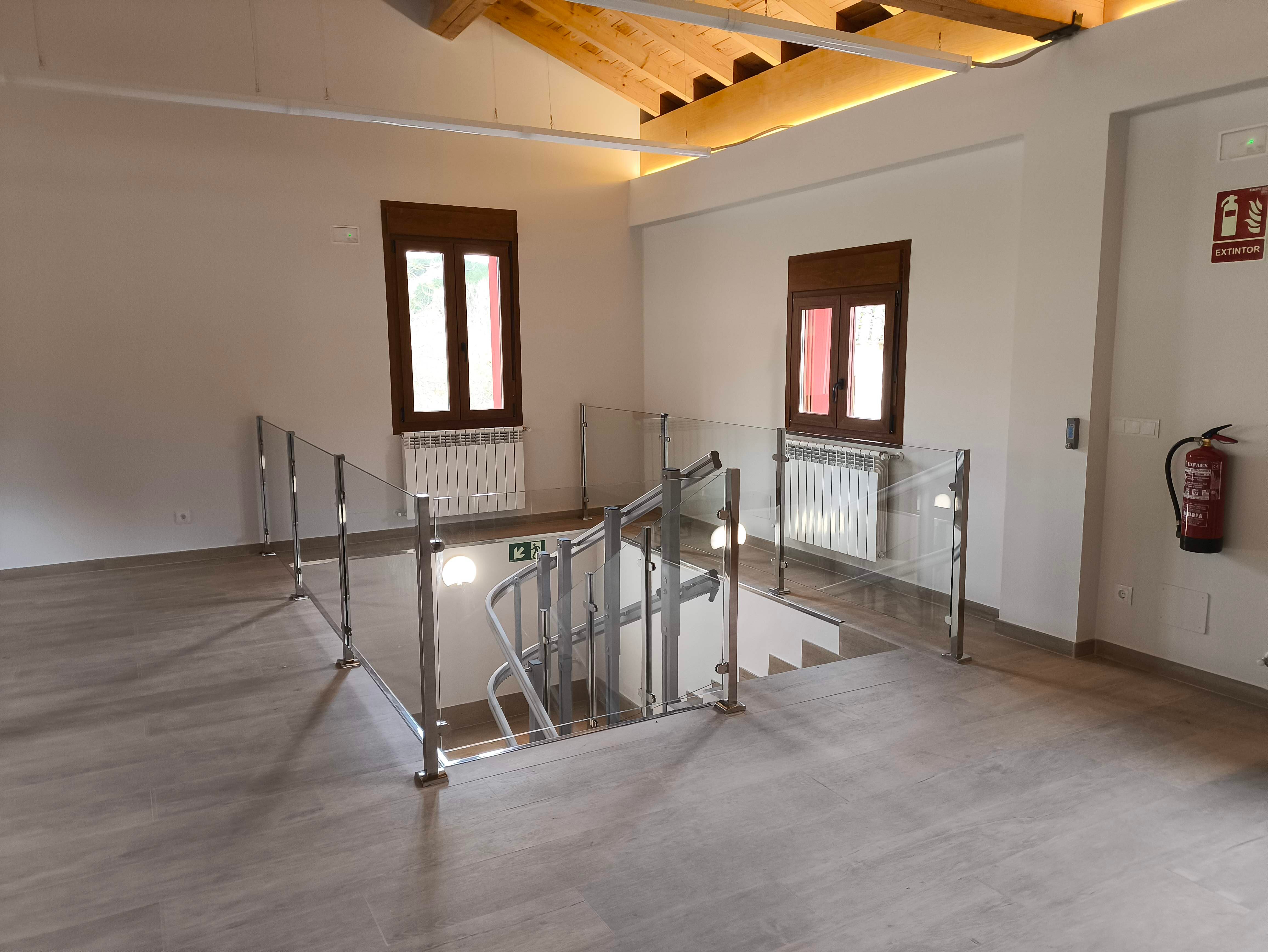 La Diputación recepciona las obras de mejora de la envolvente térmica del punto de información de Villaescusa, en el corazón del Geoparque de las Loras, para convertirlo en un edificio eficiente energéticamente y confortable para los turistas