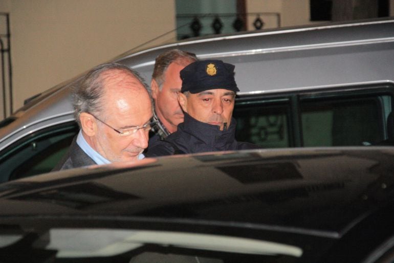 Rodrigo Rato, durante los registros en su domicilio y su despacho