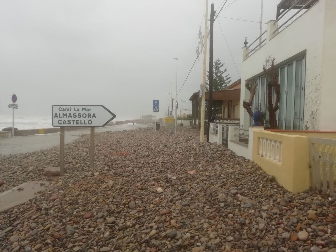 Temporal marítimo destrozado en la playa de Almassora