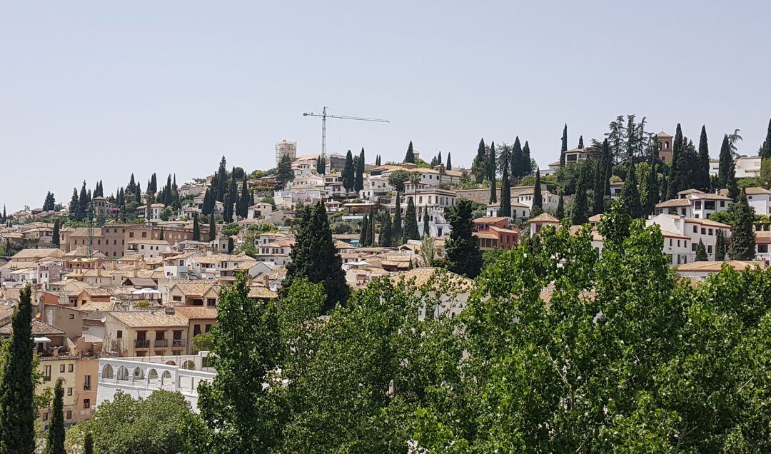 El barrio del Albaicín acoge parte de la oferta de alojamientos turísticos en pisos y casas reglados y no reglados en Granada