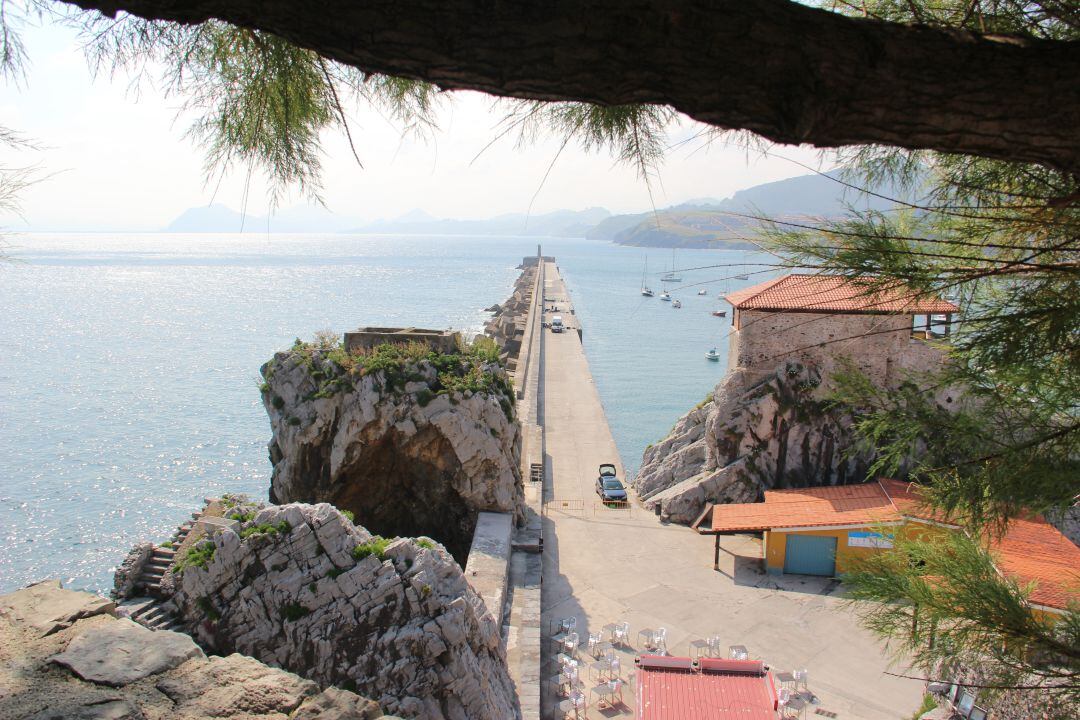 Rompeolas de Castro Urdiales.