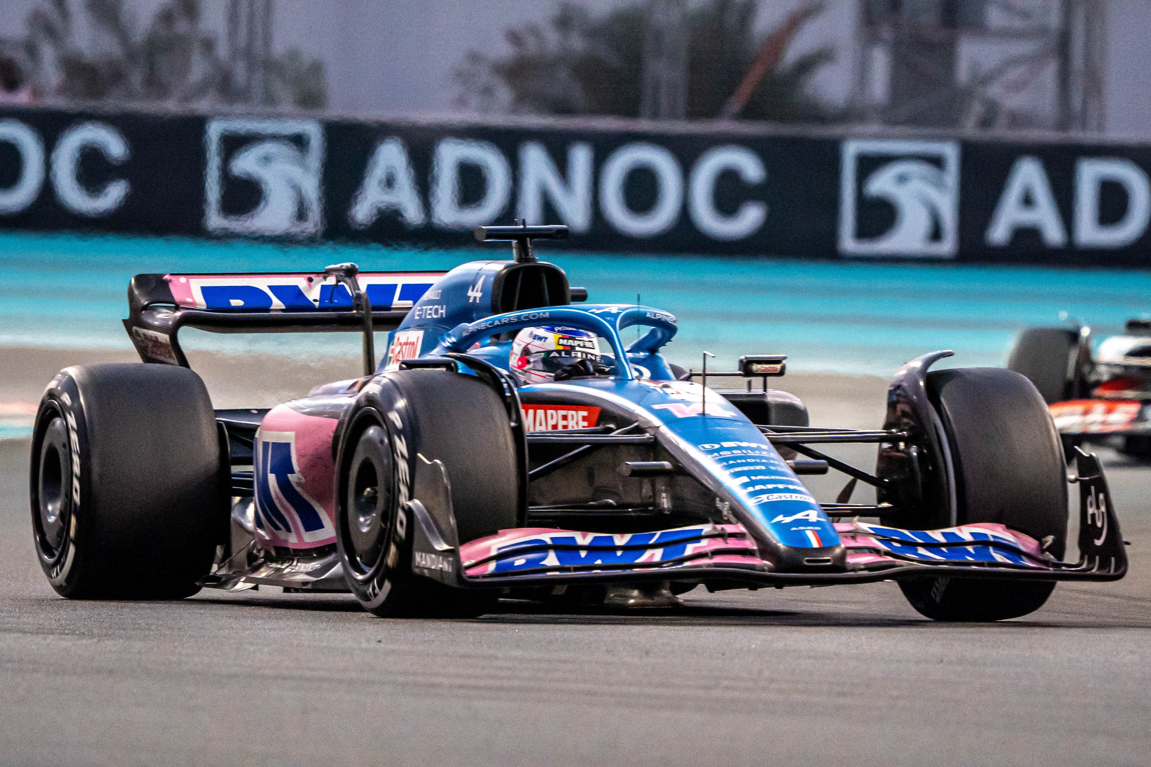 Fernando Alonso no pudo terminar el GP de Abu Dabi por una avería