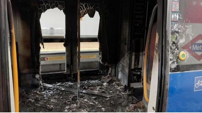 Imagen de cómo quedó el vagón de Metro en el que explotó el patinete eléctrico el pasado 17 de octubre.