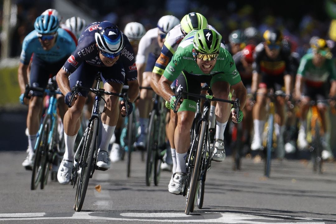 Mark Cavendish en la recta final de la etapa 13 del Tour de Francia