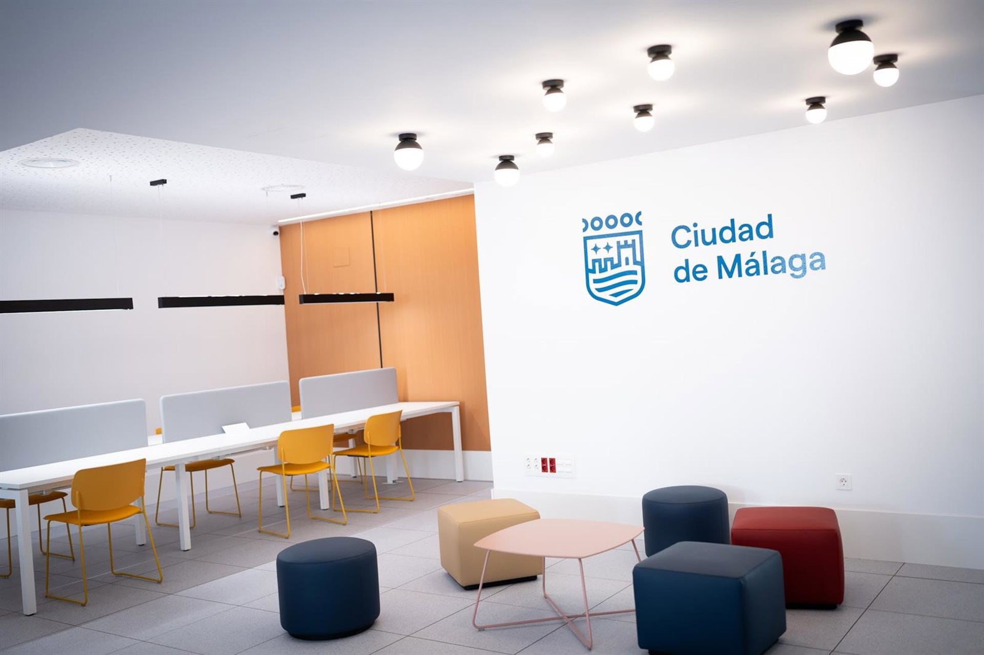 Nueva sala de estudio en la avenida Ingeniero José María Garnica de Málaga capital con casi un centenar de plazas de uso gratuito para estudiantes y opositores
