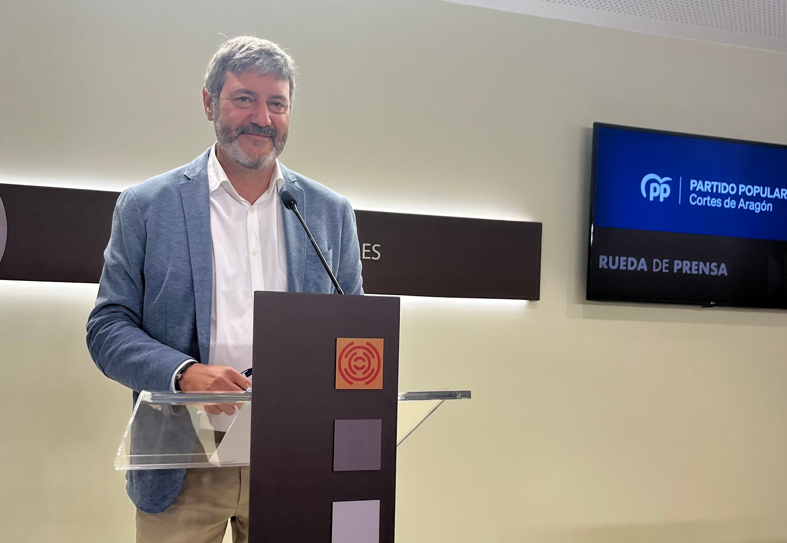 Gerardo Oliván en rueda de prensa en las Cortes de Aragón