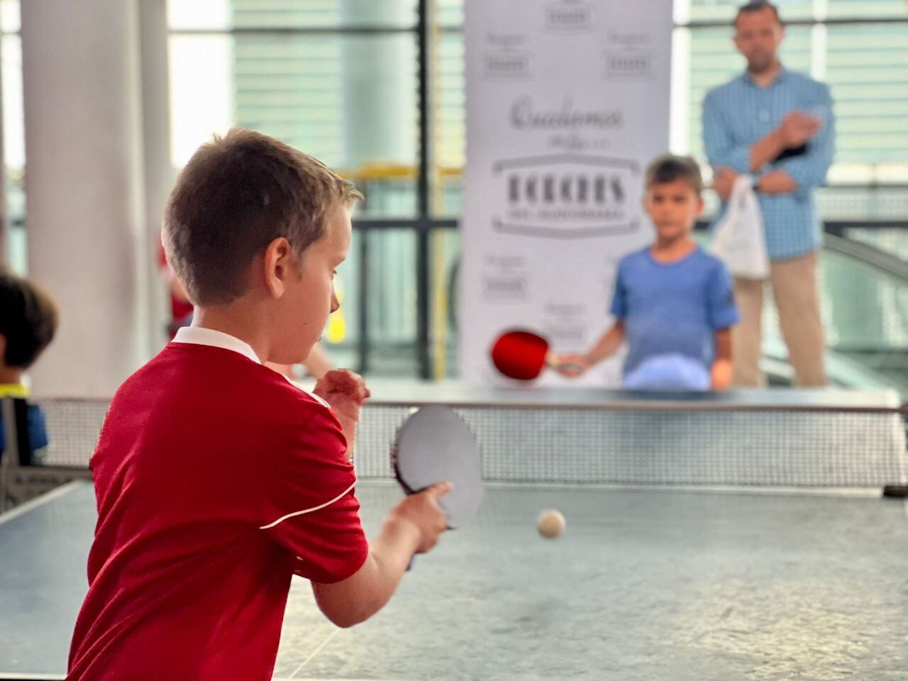 El Centro Comercial de Los Porches organiza la XII edición del Torneo de Tenis de Mesa de Los Porches donde se reunirán hasta 100 jugadores.