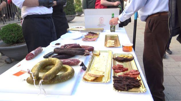 Se ofreció una deliciosa degustación de AOVES y embutidos entre otros productos