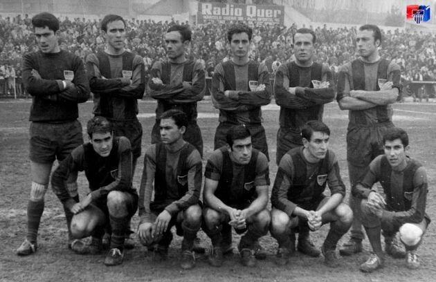 Jaime Rodríguez, segundo por la derecha en la fila de abajo, en un partido con la Gimnástica Segoviana.