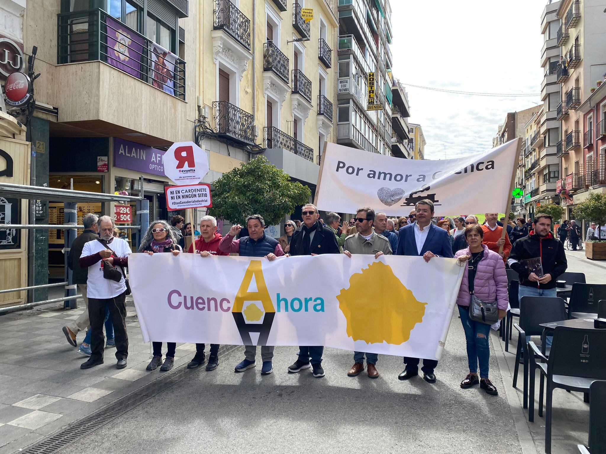 Decenas de personas han reivindicado en Cuenca un &quot;futuro digno&quot; para las provincias despobladas