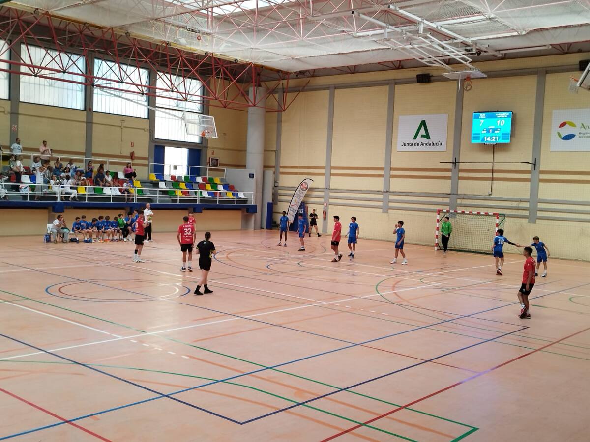 El Elda - C.E.E. rozó el triunfo ante Prado Marianistas (28-30)