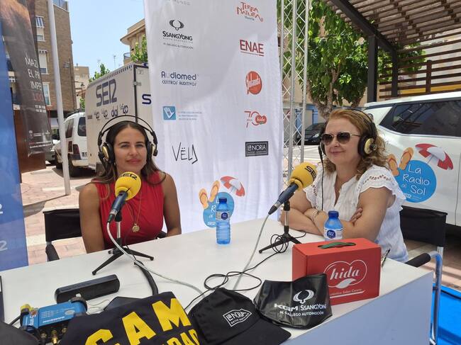 Ana Ruiz, concejal de Puerto y Pesca e Isabel, de la Cofradía de Pescadores