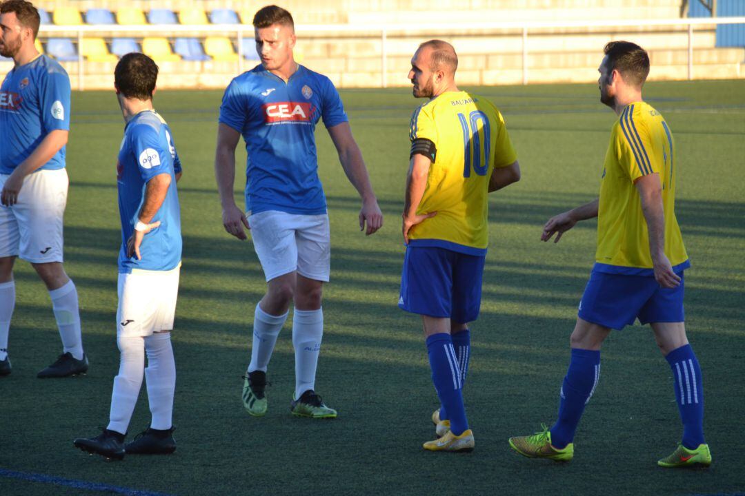 Panucci y Luis marcados por los defensores del Alginet.