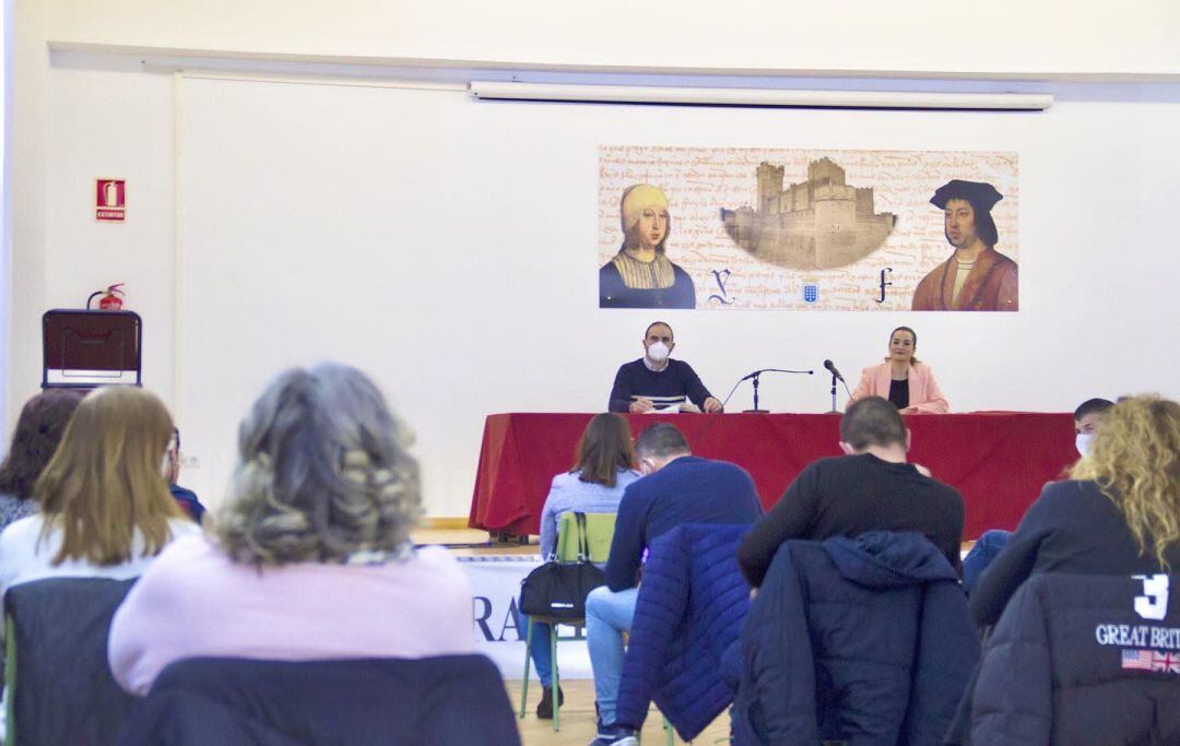 Reunión de los concejales del PP y no adscritas con los representantes de los barrios