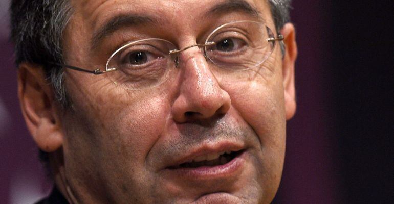 (FILES) A picture taken on January 7, 2015 shows Barcelona&#039;s President Josep Maria Bartomeu during a press conference at the Camp Nou stadium in Barcelona. Spanish judge on May 13, 2015 ordered Barcelona football club to stand trial over alleged tax fraud linked to the signing of Brazilian star striker Neymar. The National Court in Madrid ordered the trial of Barca&#039;s president Josep Maria Bartomeu, his predecessor Sandro Rosell and the club as a defendant in its own right.   AFP PHOTO/ LLUIS GENE