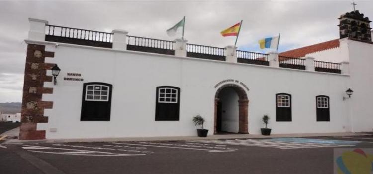 Fachada del Ayuntamiento de Teguise.