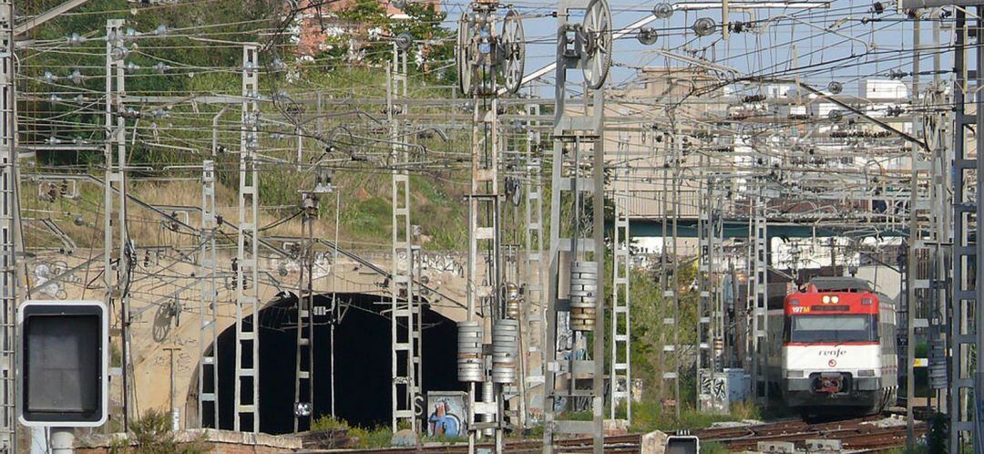 A l&#039;esquerra de la imatge, el tunel del Gornal 