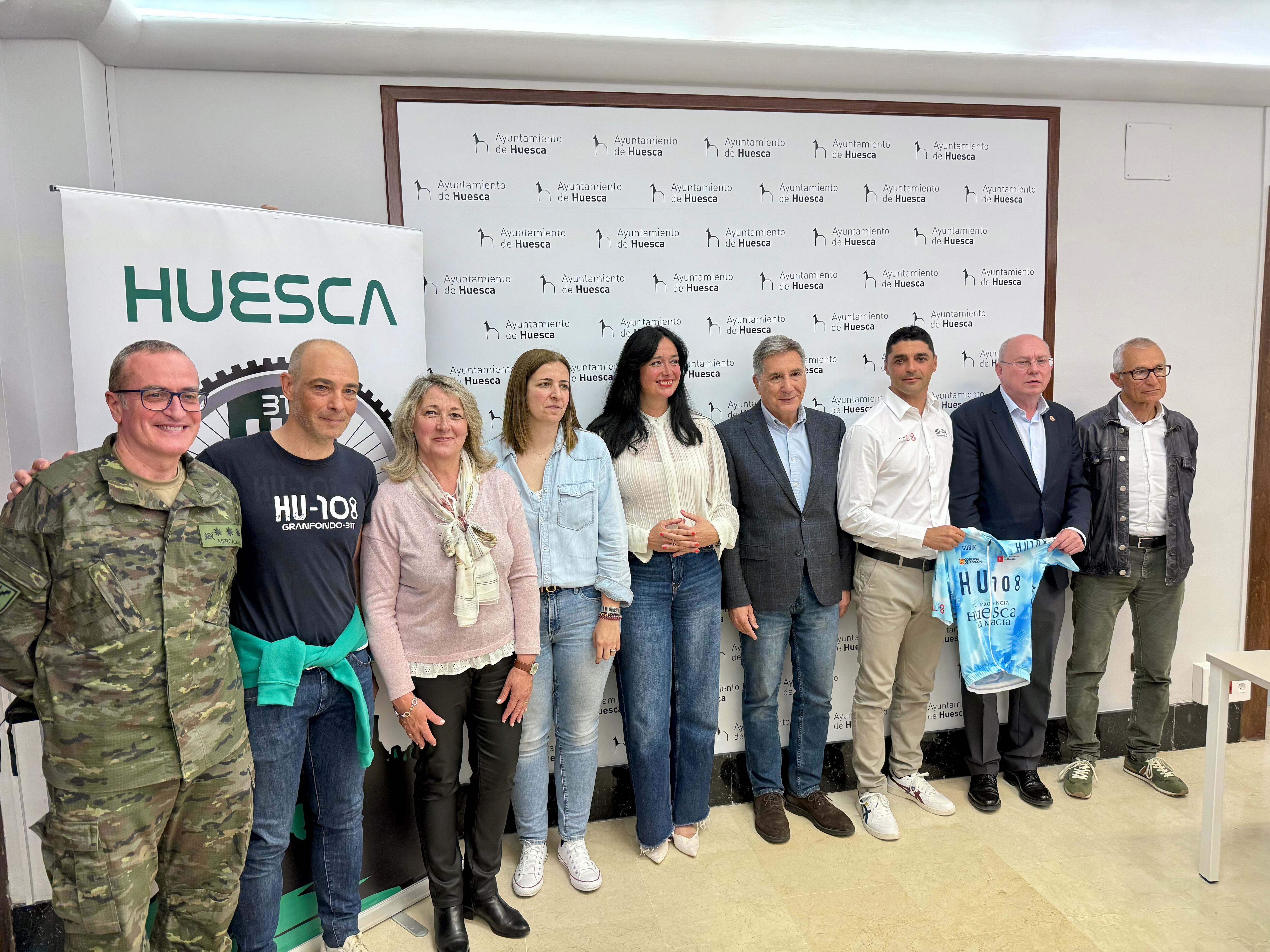 La BTT HU108 se ha presentado en el Ayuntamiento de Huesca