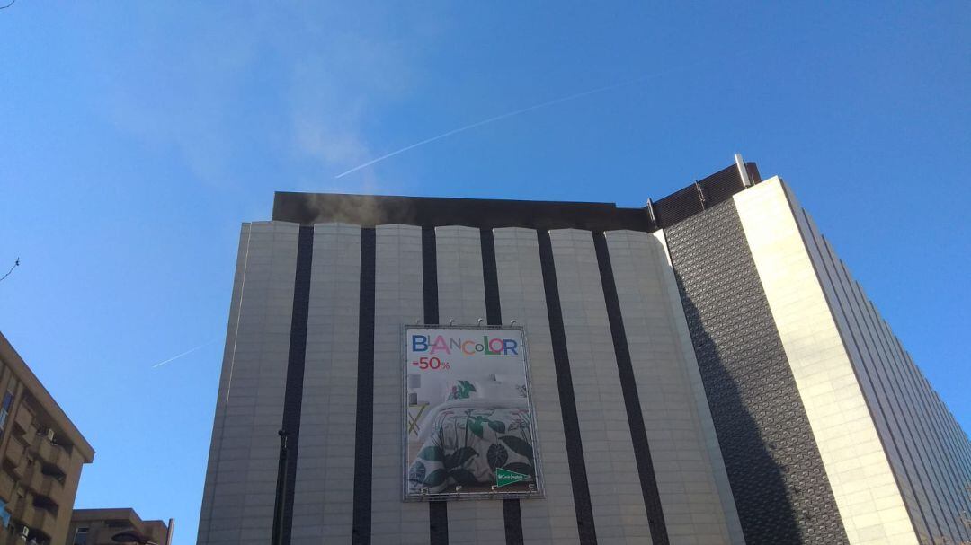 La columna de humo, vista desde la Glorieta Sasera