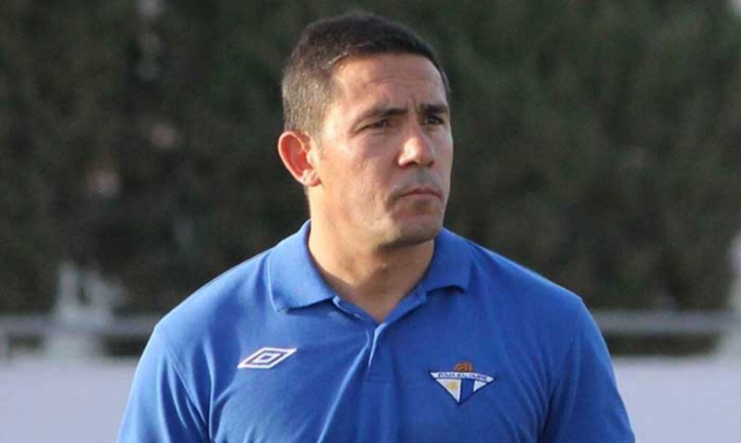 Juan Carlos Gómez en su etapa como entrenador del Écija.