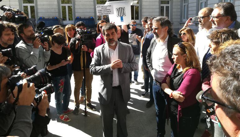 Jordi Sànchez y Jordi Cuixart tras declarar por primera vez en la Audiencia Nacional