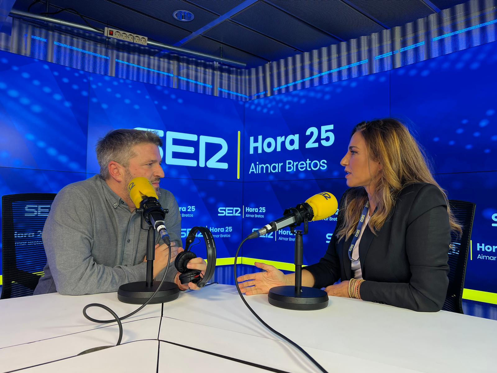 Mariló Montero en los estudios centrales de la Cadena SER.