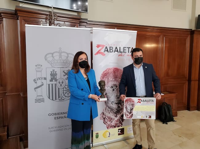 La subdelegada del Gobierno, Catalina Madueño, junto al alcalde de Quesada, José Luis Vílchez.