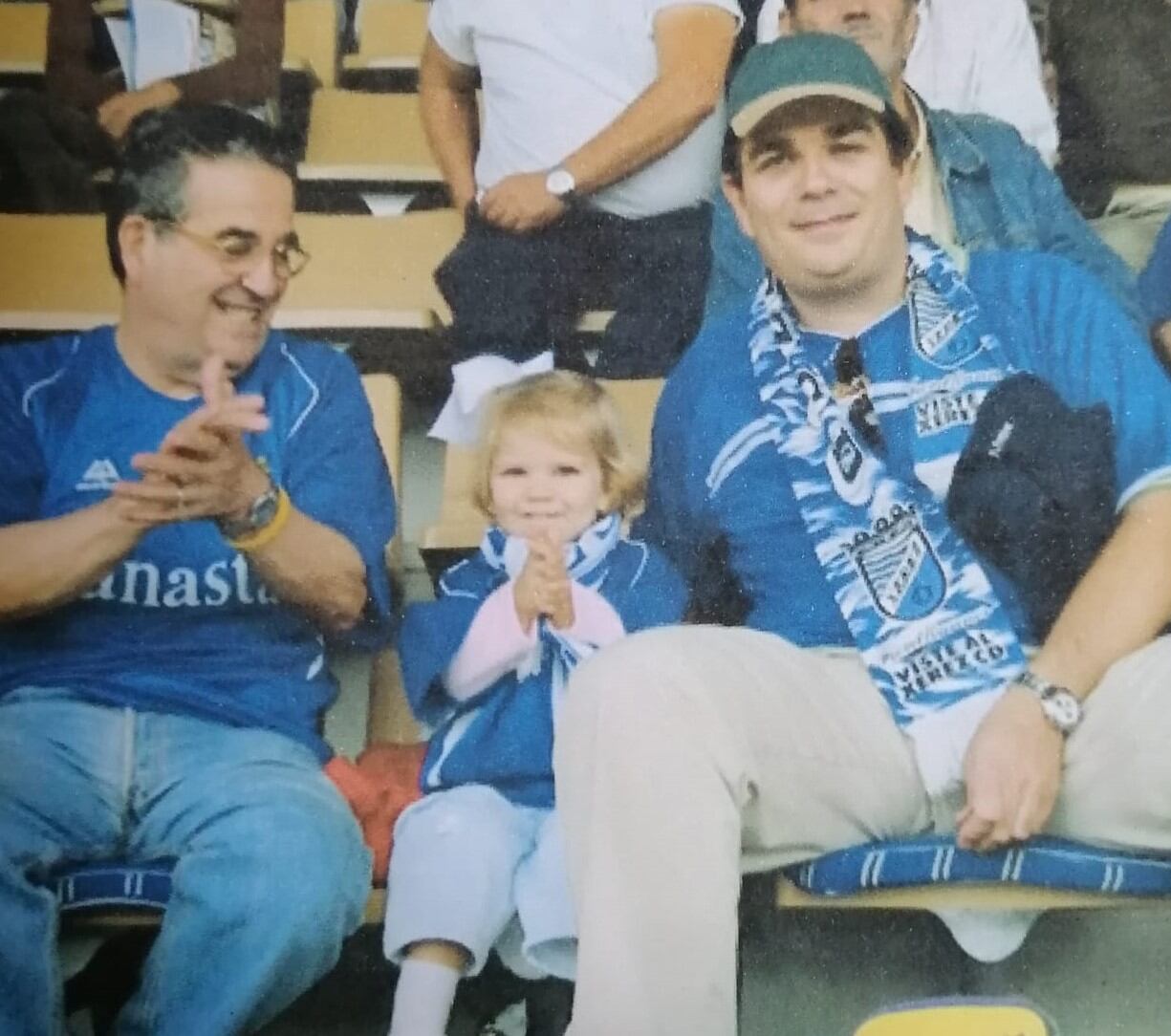 Pedro Marchante en la grada de Chapín con su familia