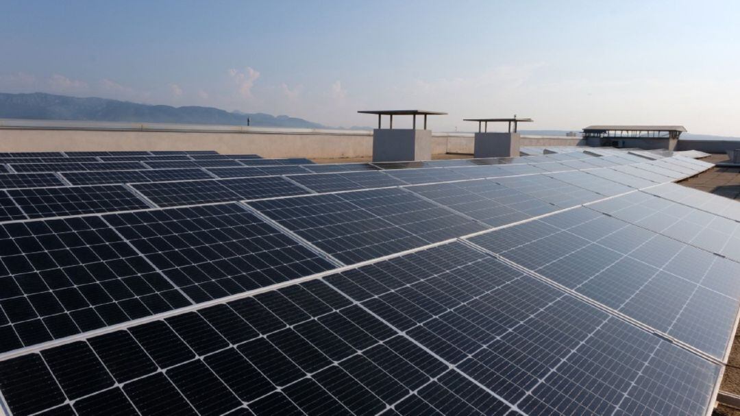 Instalación de placas solares.