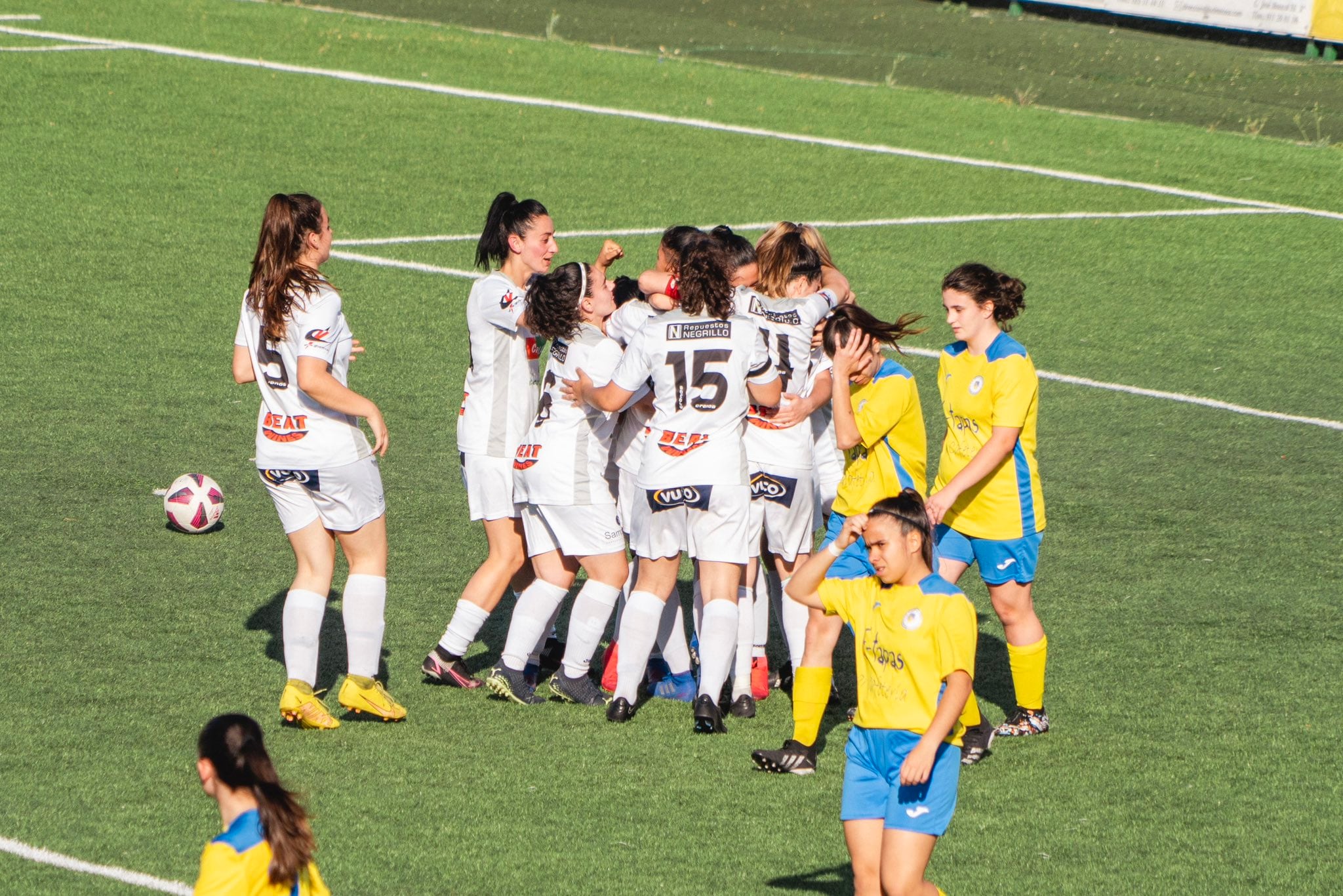 Celebración de un gol de la Unión de Tomelloso en un partido de la temporada 2022/2023