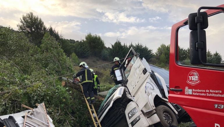 Maniobras de rescate de la persona fallecida