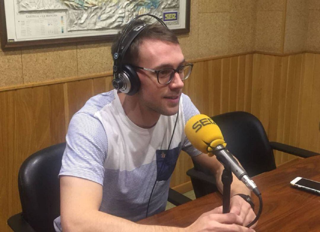 El extremo argentino en los estudios de Radio Cuenca - Cadena SER.