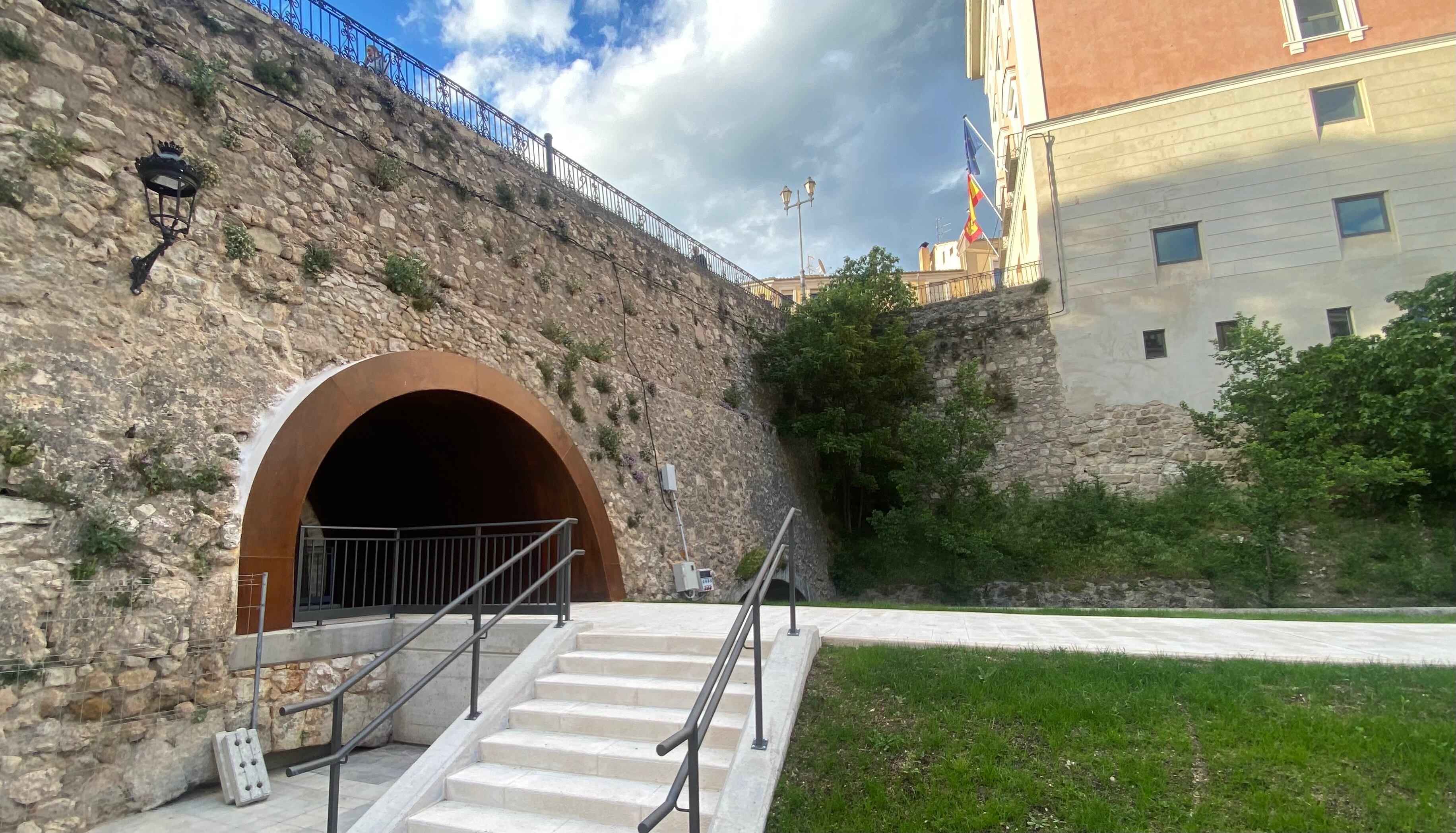 Nuevo túnel bajo el puente de la Trinidad en la ciudad de Cuenca.