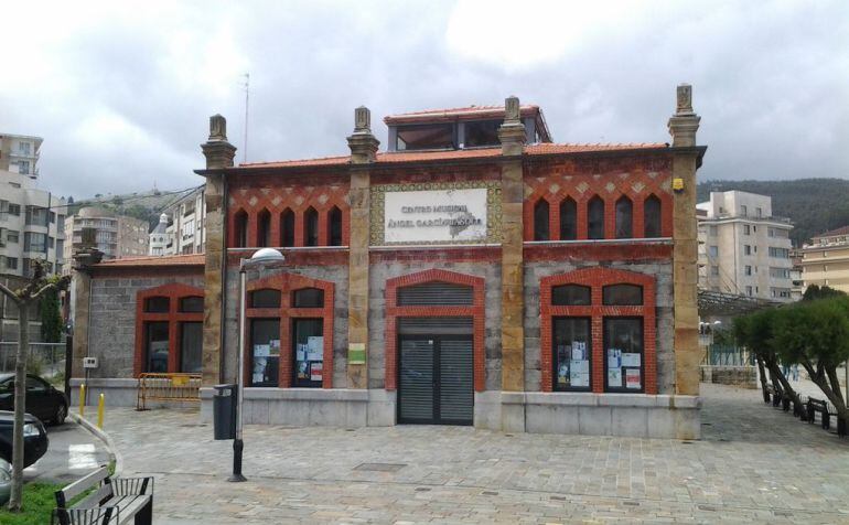 Exteriores del Centro Musical Ángel García Basoco.