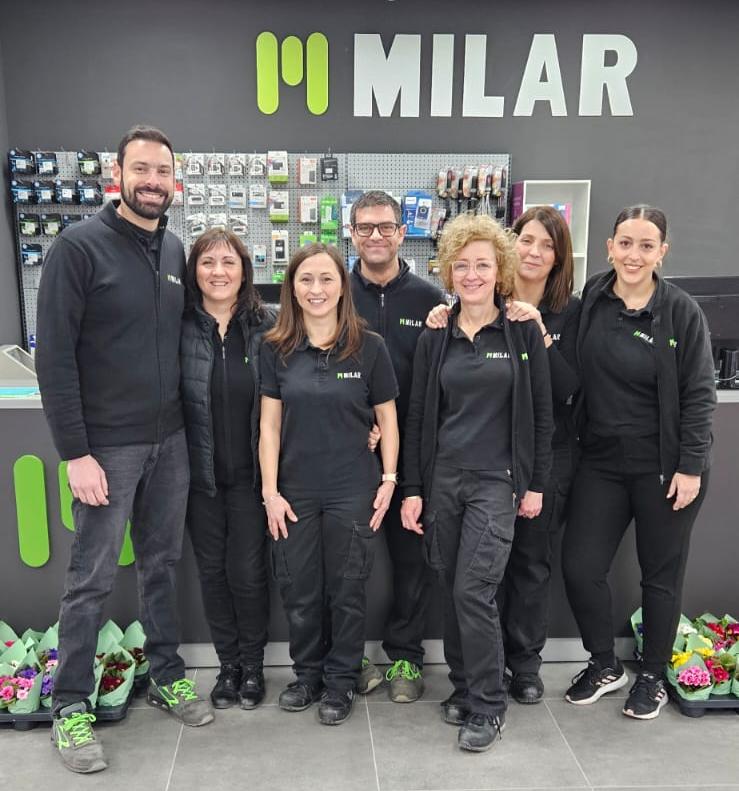 El equipo de venta de la tienda de Milar en Alcoy.