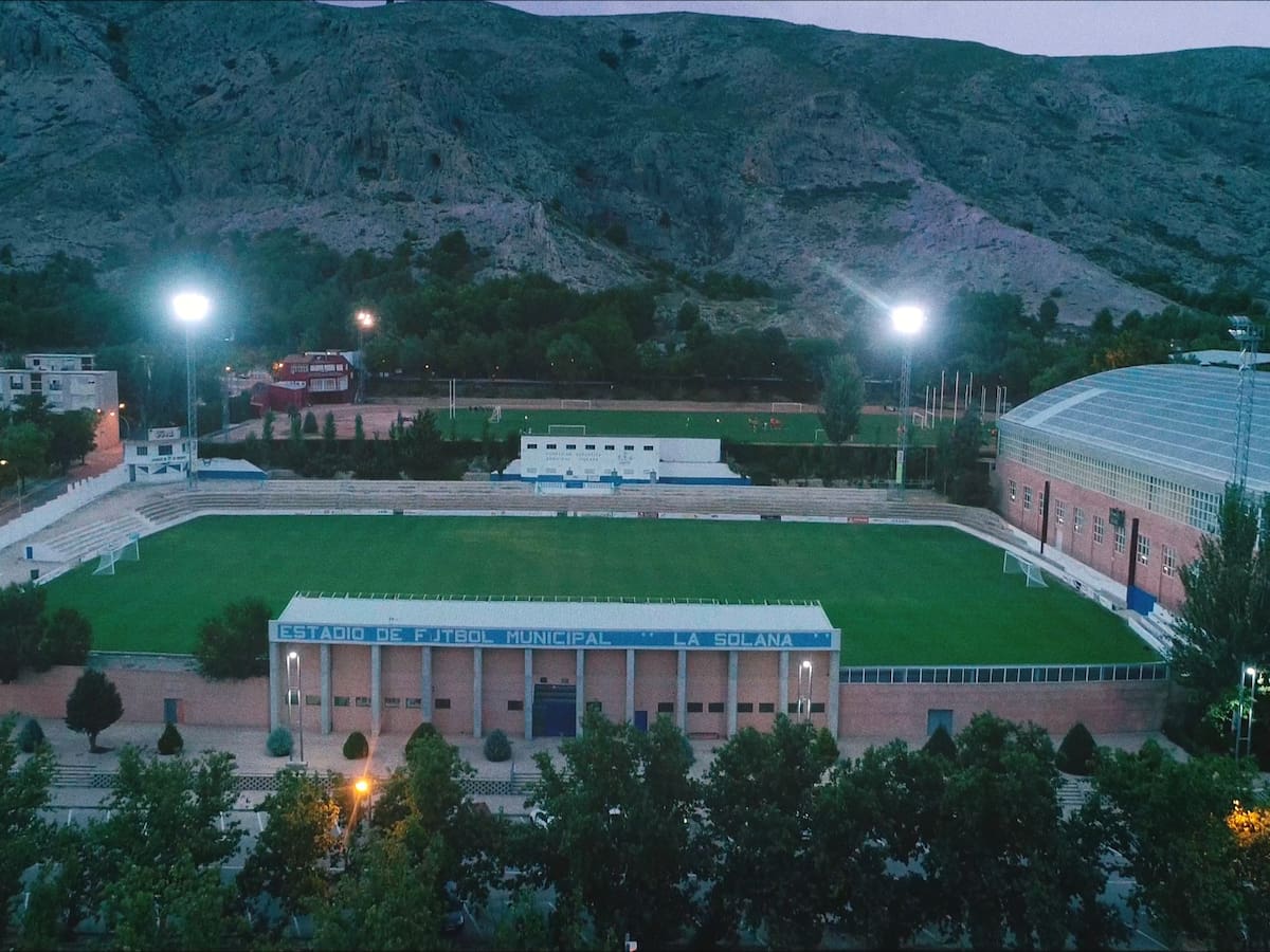 Siguen los fichajes para el Villena CF. Verdejo, renovado. Rens Zijlstra, nuevo portero