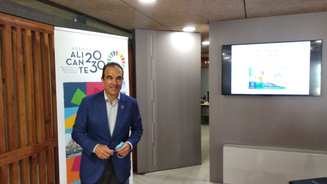 El concejal Toño Peral durante la presentación de la Agenda 2030