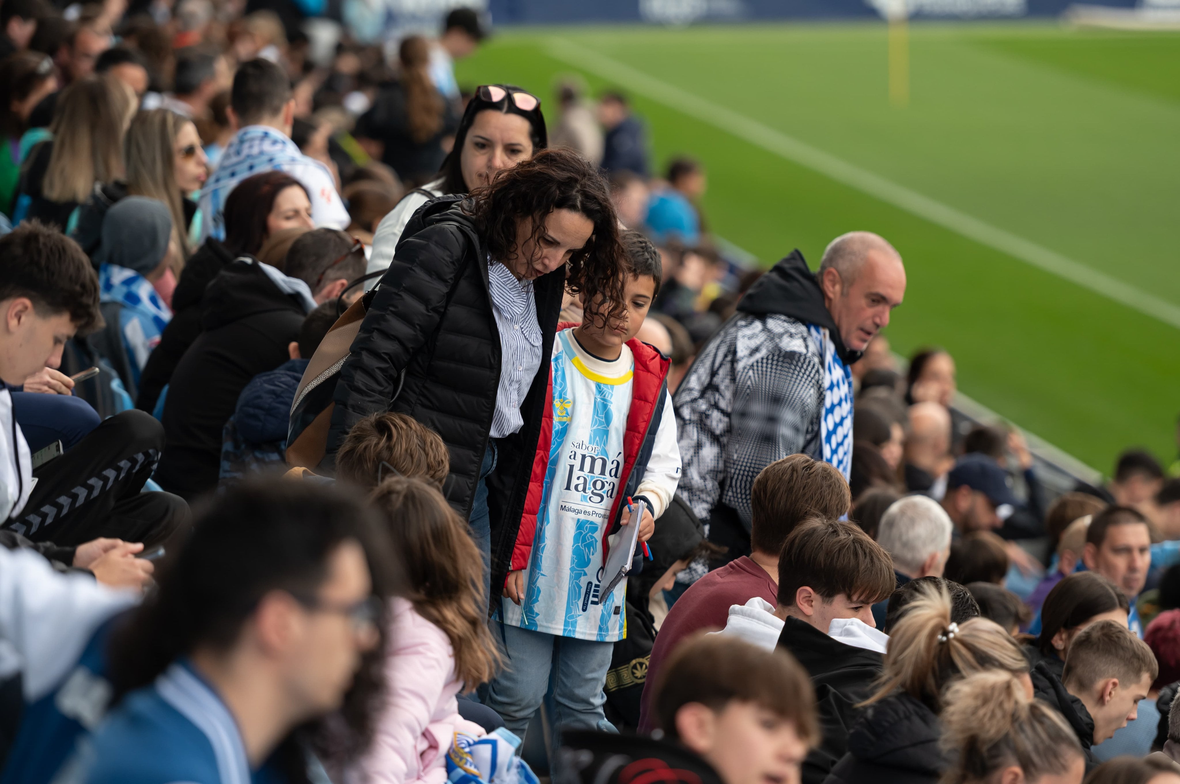 El entrenamiento de Málaga en La Rosaleda tuvo gran presencia de aficionados malaguistas