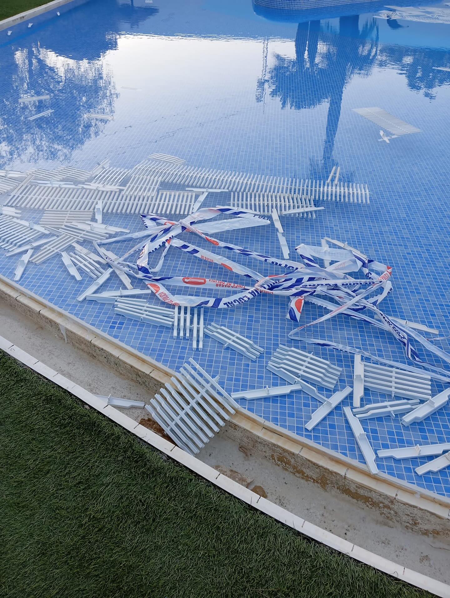 Actos vandálicos en la piscina municipal