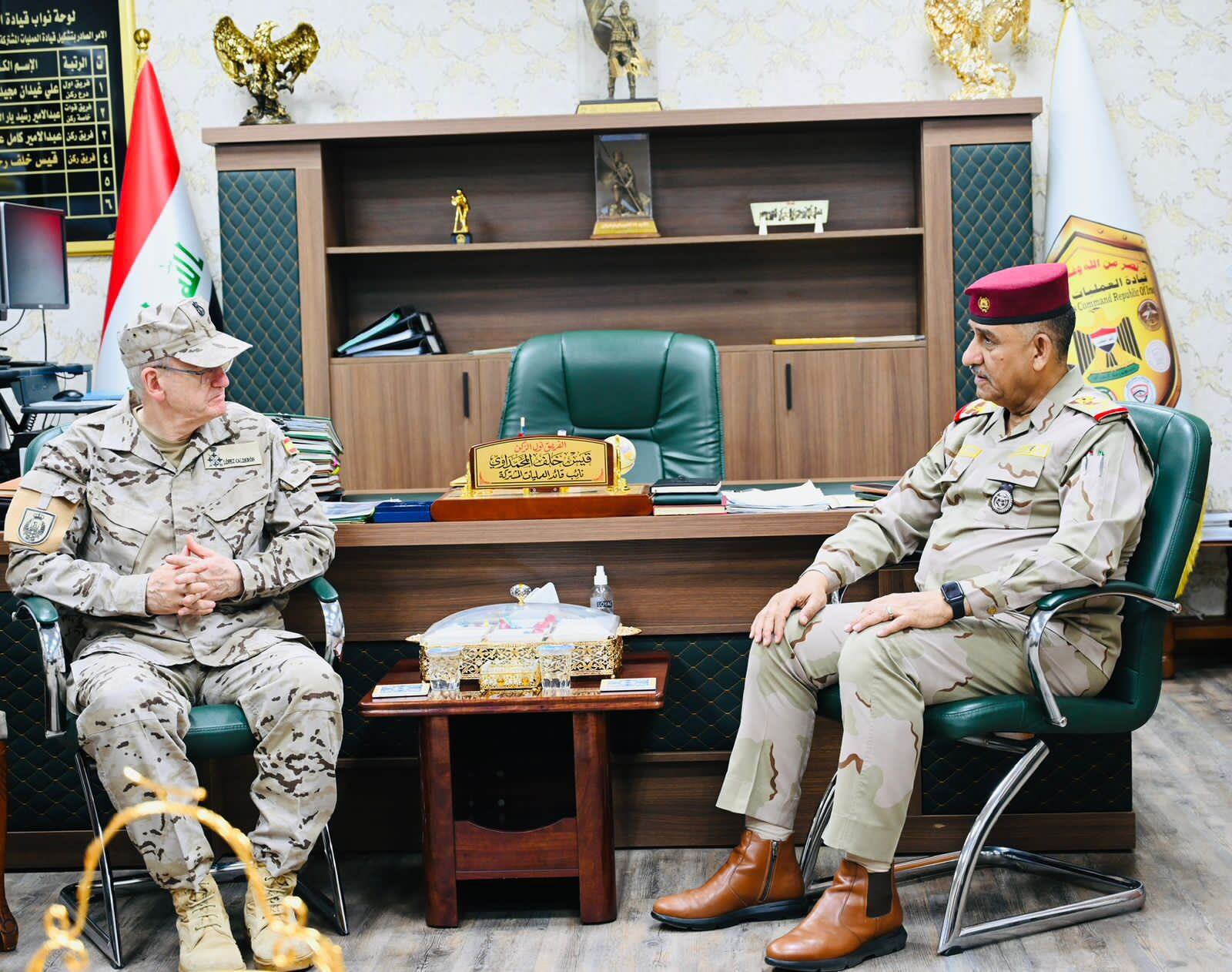 El JEMAD, Teodoro López Caderón, junto a su homólogo, el Jefe de Estado Mayor del Ejército Irakí, el teniente general Abdul Amir Rashid Yarallah