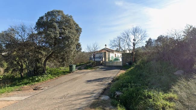 Acceso a la perrera municipal de Toledo