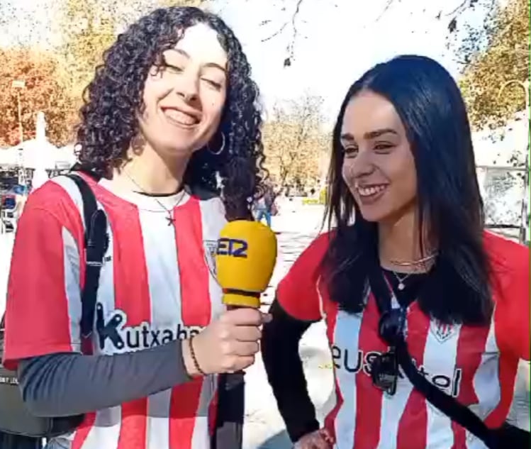 "Aquí estamos, conociendo un país que hasta hace poco ni imaginábamos”: medio millar de aficionados del Athletic se desplaza a Bulgaria para apoyar al equipo