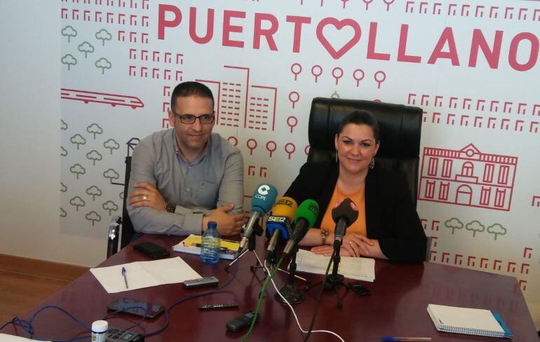 Mayte Fernández y el teniente de alcalde en Puertollano, Miguel Peña