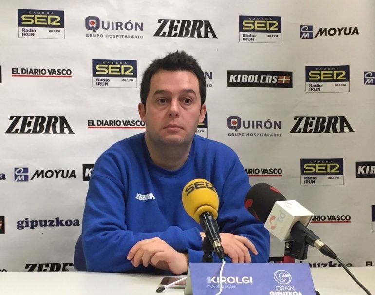 El técnico asturiano Jacobo Cuetara, en rueda de prensa.