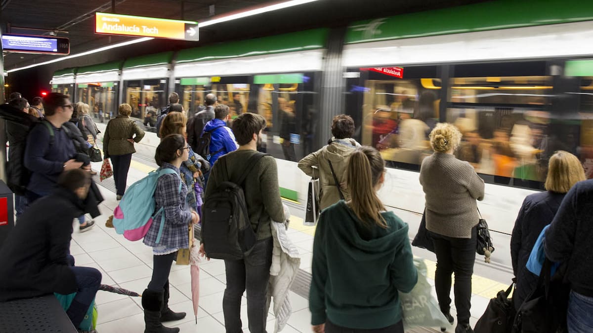 Metro de Málaga roza el sobresaliente en su encuesta anual de satisfacción